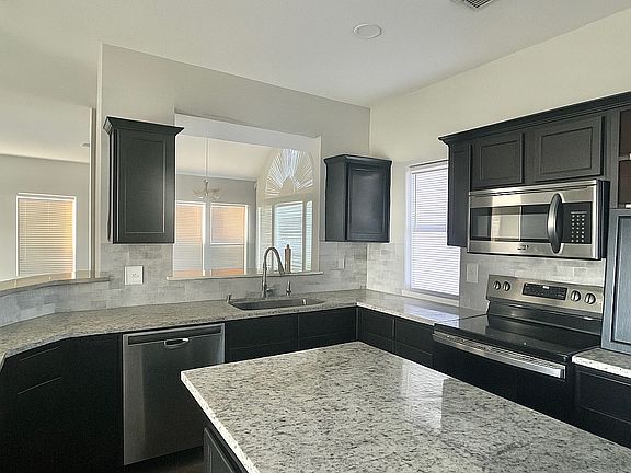 4th image of 5729 Christy Ln
