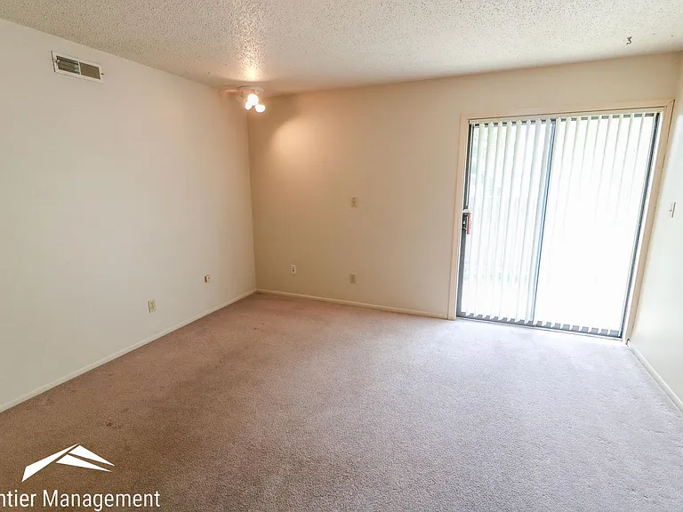 1500 McCain Ln — Photo 15