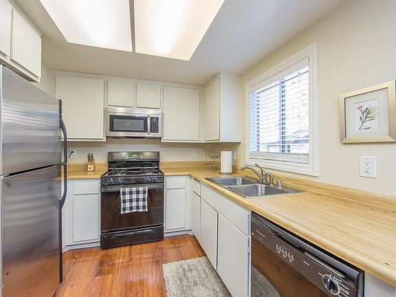 5th image of 1340 E Hillcrest Dr Unit 13