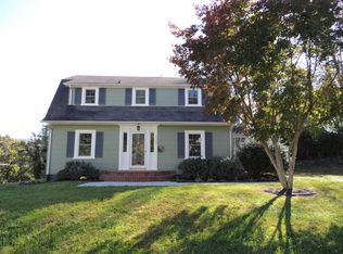127 6th St NW, Pulaski, VA 24301