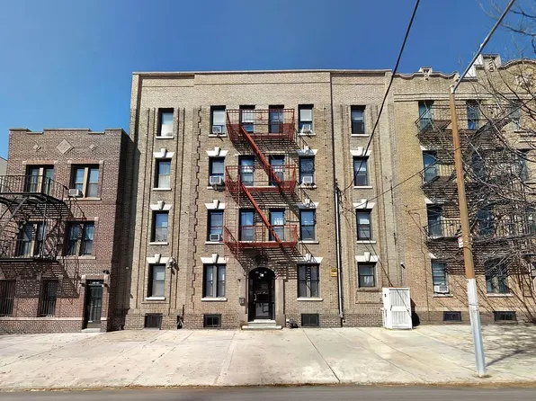 23-74 29th St, Astoria, NY 11105