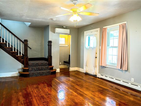 4th image of 1528 Lincoln Way