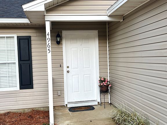 2nd image of 4965 Leah Ln
