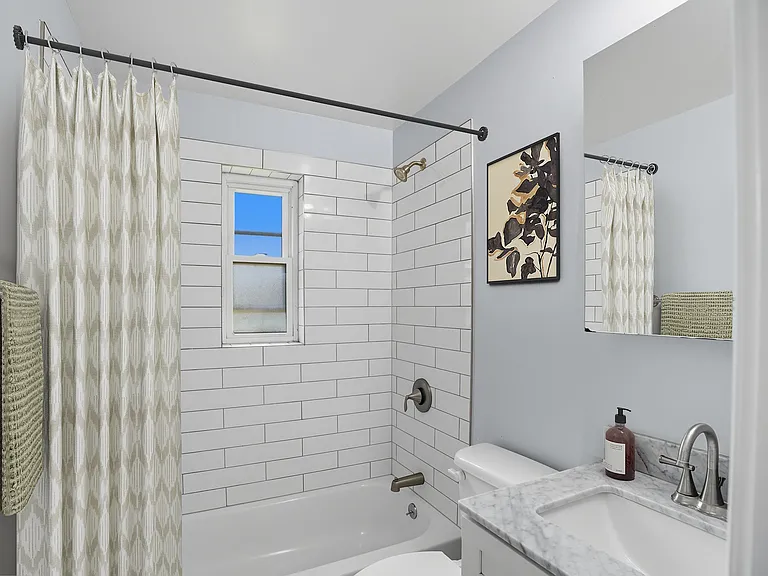 Eagle Rock Apartments at Huntington Station — Photo 7