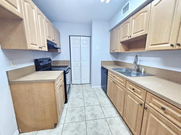 2812 NW 55th Avenue #1a, Lauderhill, FL 33313