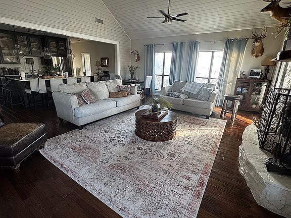 3rd image of 912 Tawassee Pointe Dr