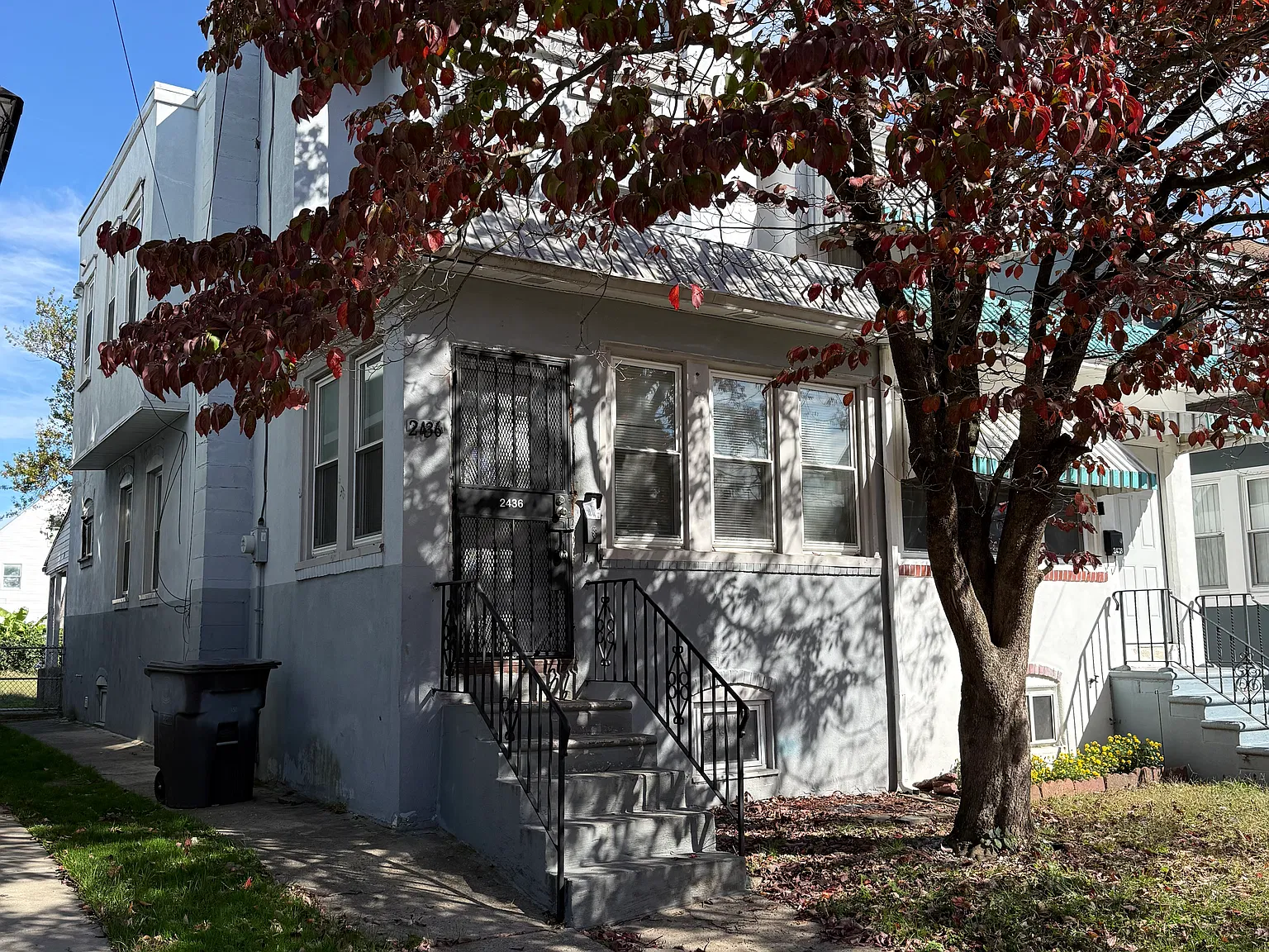 3 bed, 1190 sqft, $2,300 — Photo 2