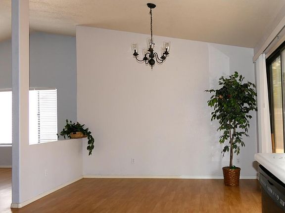 4th image of 2773 Thunderbird Dr