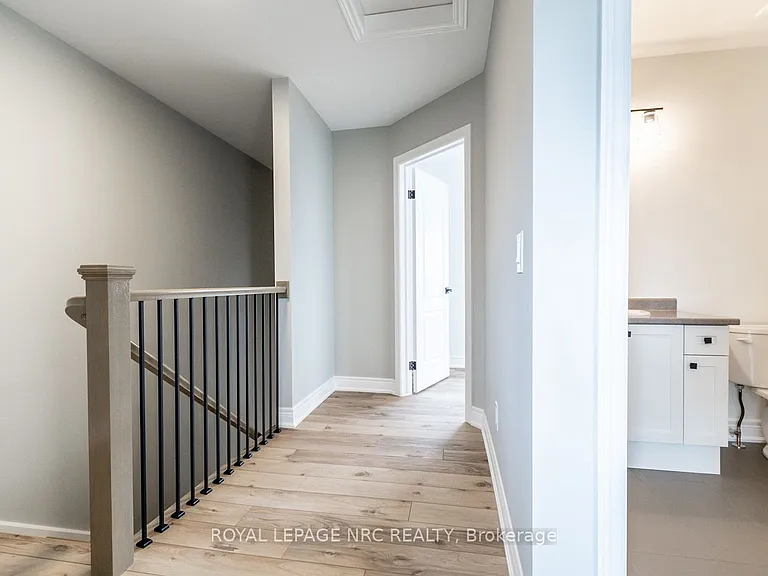 121A Moffatt St #21 — Photo 16