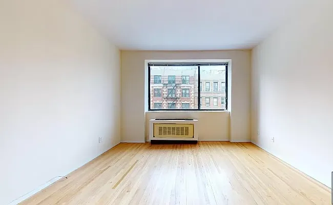 Rented by Bond New York | media 7