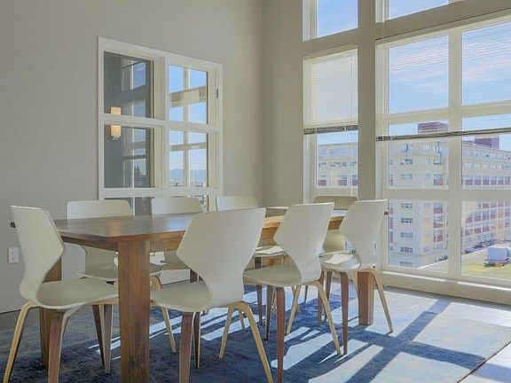 5th image of 606 Burwell St APT 403