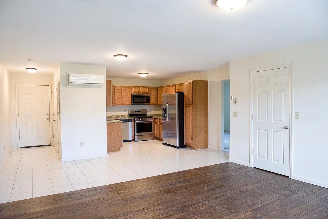 2 bed, $1,900 — Photo 2