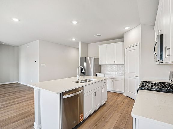 7th image of this home