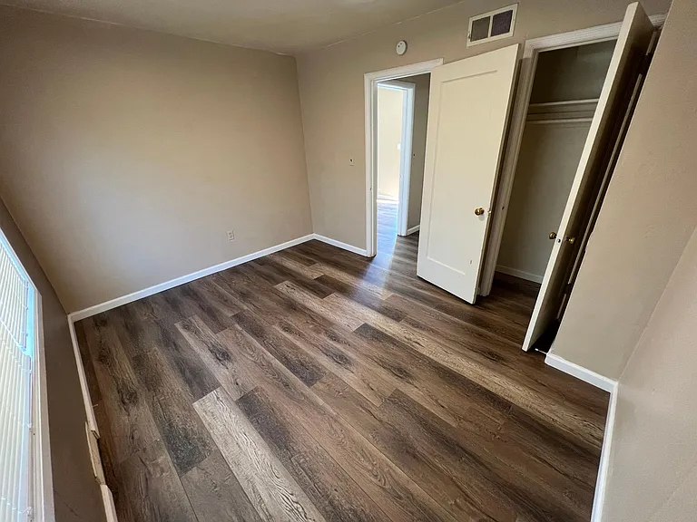 355 W 11th St #1 — Photo 5