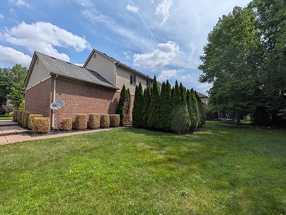 5th image of 46815 Grand Oak Ct