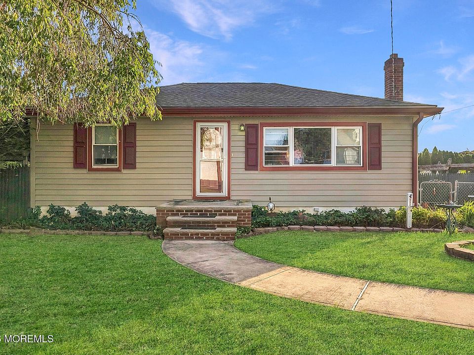 1st image of 371 Sweetbriar Street