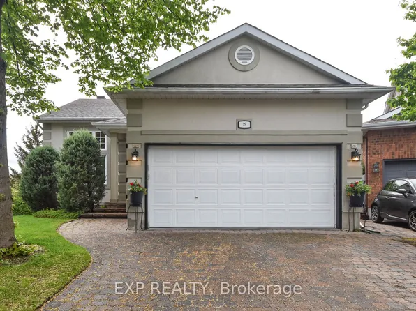 29 Stonecroft Ter, Ottawa, ON K2K 2V1