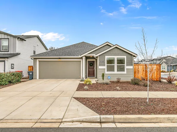 567 Black Bear Dr, Medford, OR 97501