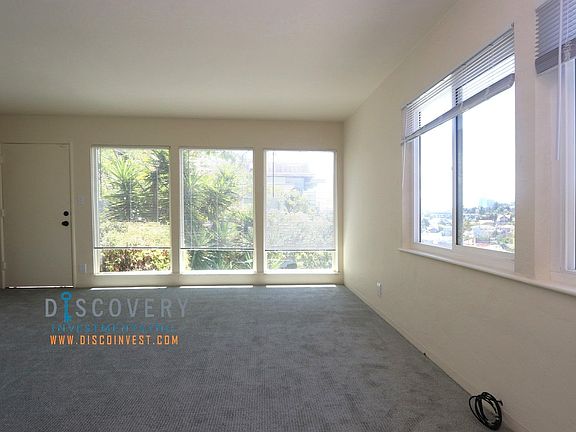 4th image of 876 Walker Ave #3