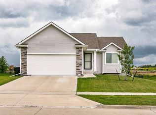 1115 Locust St, Waukee, IA 50263