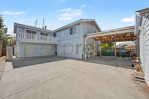 927 Freeman Ave Photo 1