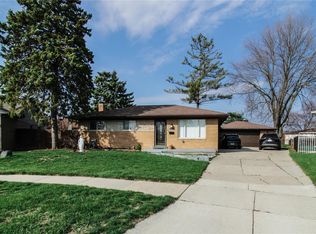 32792 Ridgefield Ave, Warren, MI
