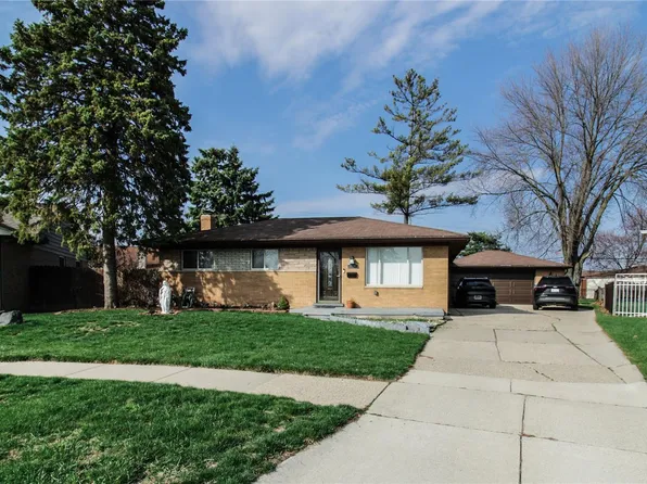32792 Ridgefield Ave, Warren, MI 48088