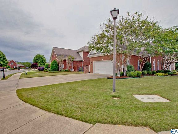 3rd image of 3210 Peninsula Cir SE