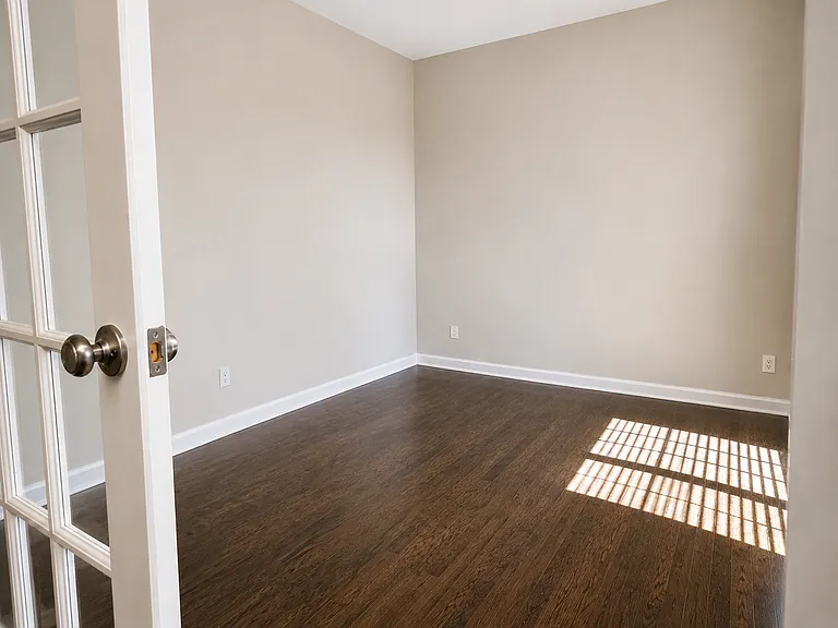 511 Waterside Dr #115 — Photo 8