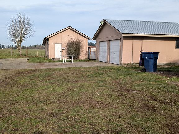 Detached Garage