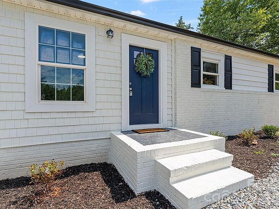 2nd image of 1034 Patton Ave