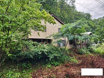 2nd image of 136 Cawood St