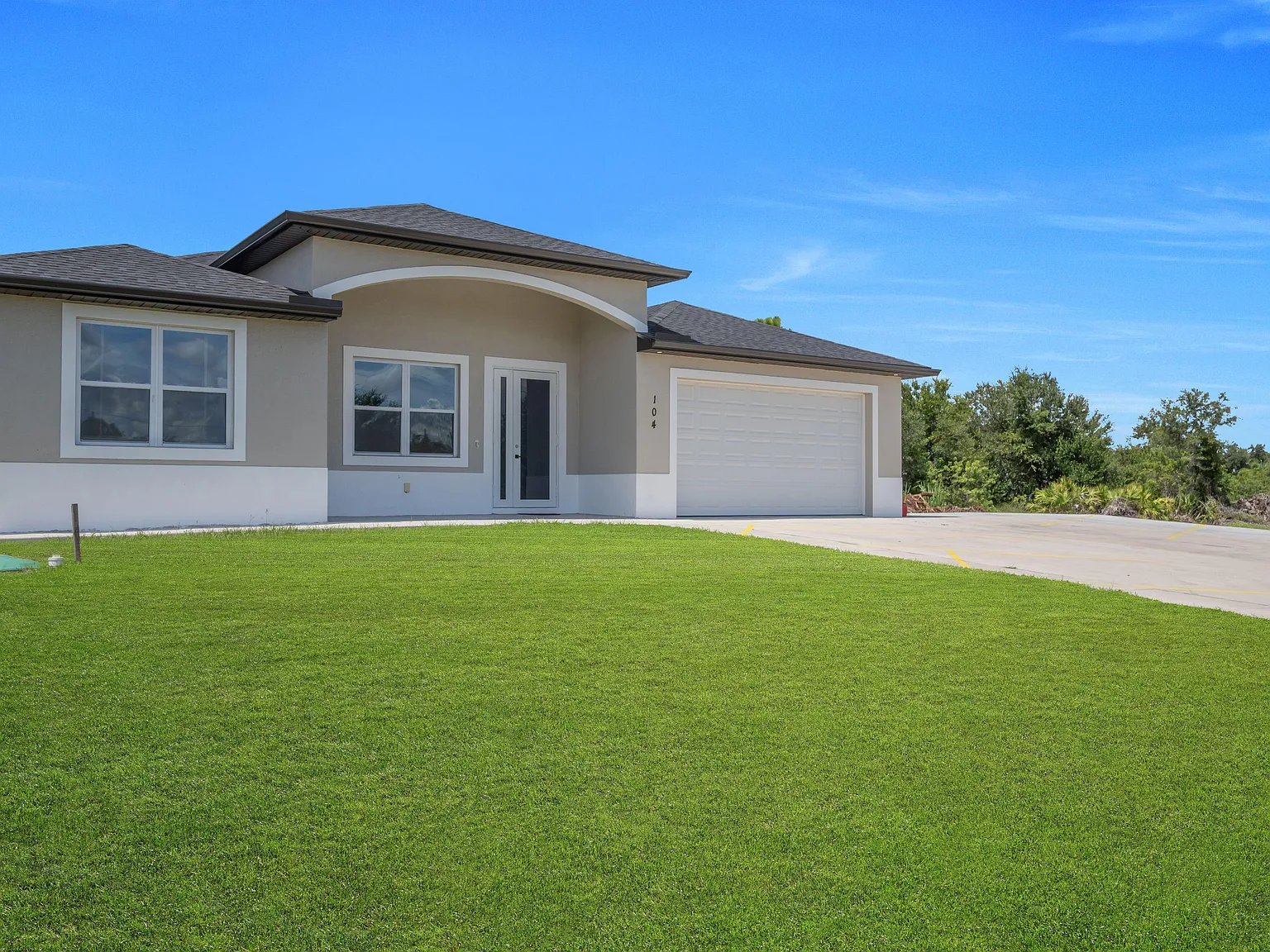 4 bed, 2.0 bath, 2100 sqft, $1,139 — Photo 4