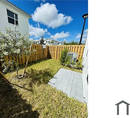 1163 SE Palm Ter — Photo 17