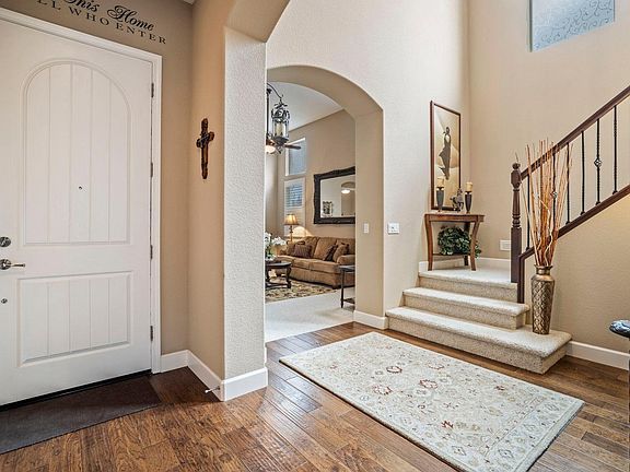 5th image of 1128 Glen Abbey Dr