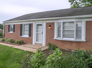 2098 Shaaron Dr, Lancaster, PA 17601