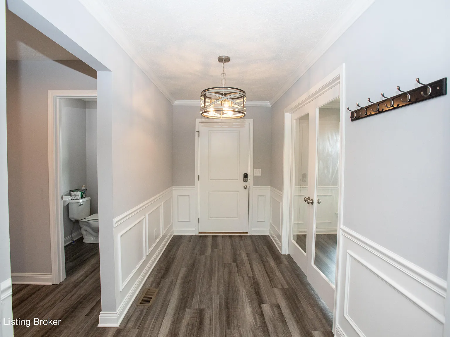 4 bed, 2.5 bath, 2932 sqft, $2,950 — Photo 2