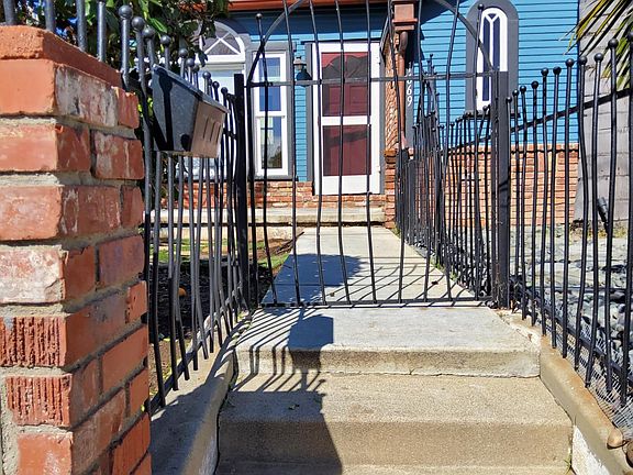4th image of 1669 E Ocean Ave