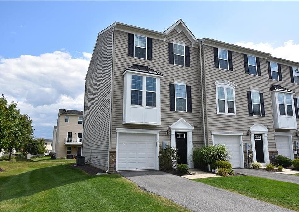 1st image of 1 White Rose Ln