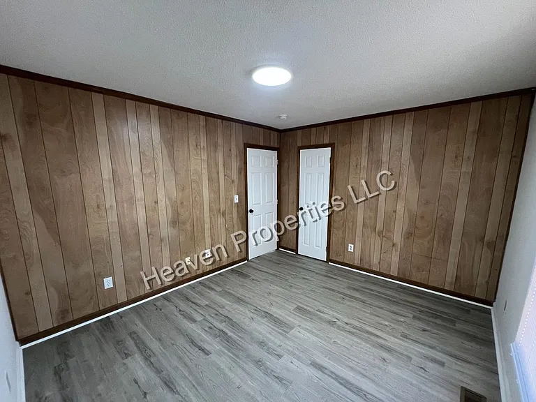 519 Leonford St — Photo 8