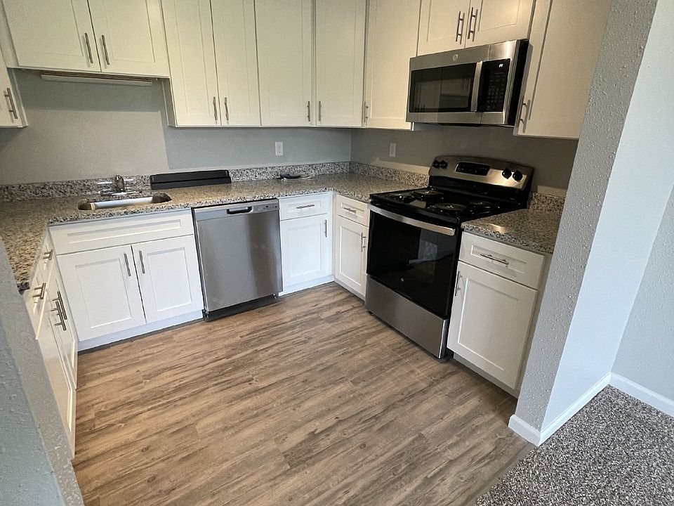 1st image of 310 15th Ave W Unit 306