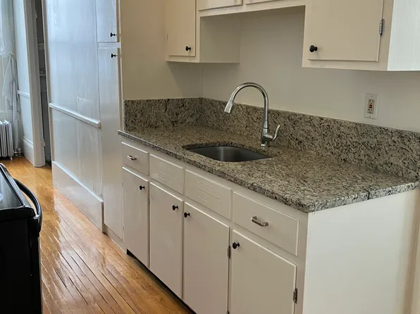 31 Pleasant St #1, Salem, MA 01970