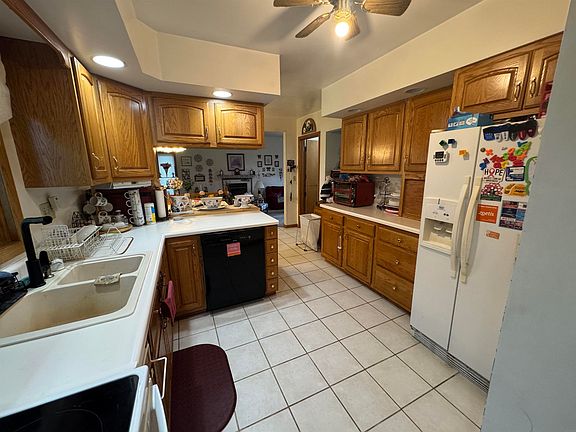 2nd image of 1826 Cedar View Rd