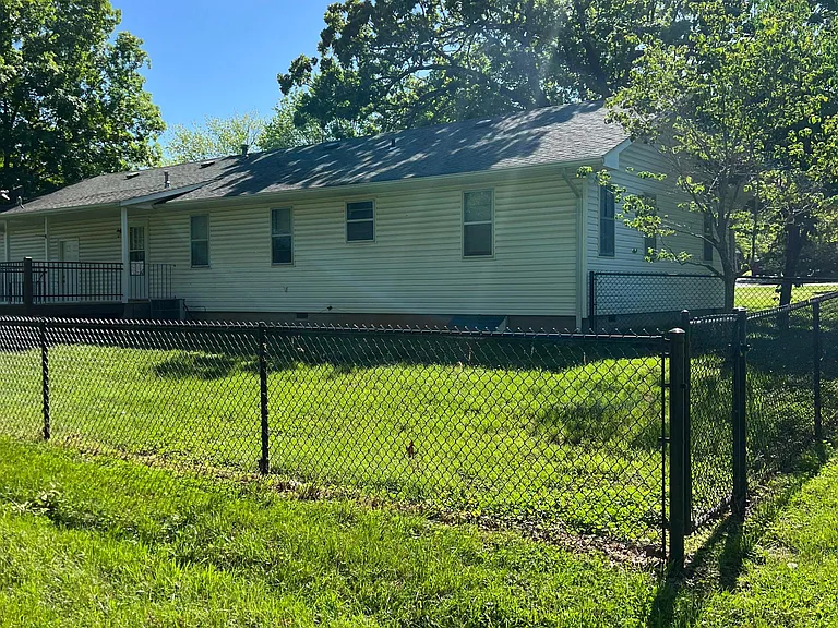 2101 S Kenser Rd — Photo 17