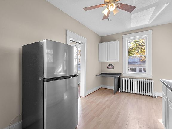 2nd image of 34 Bloomsbury Ave