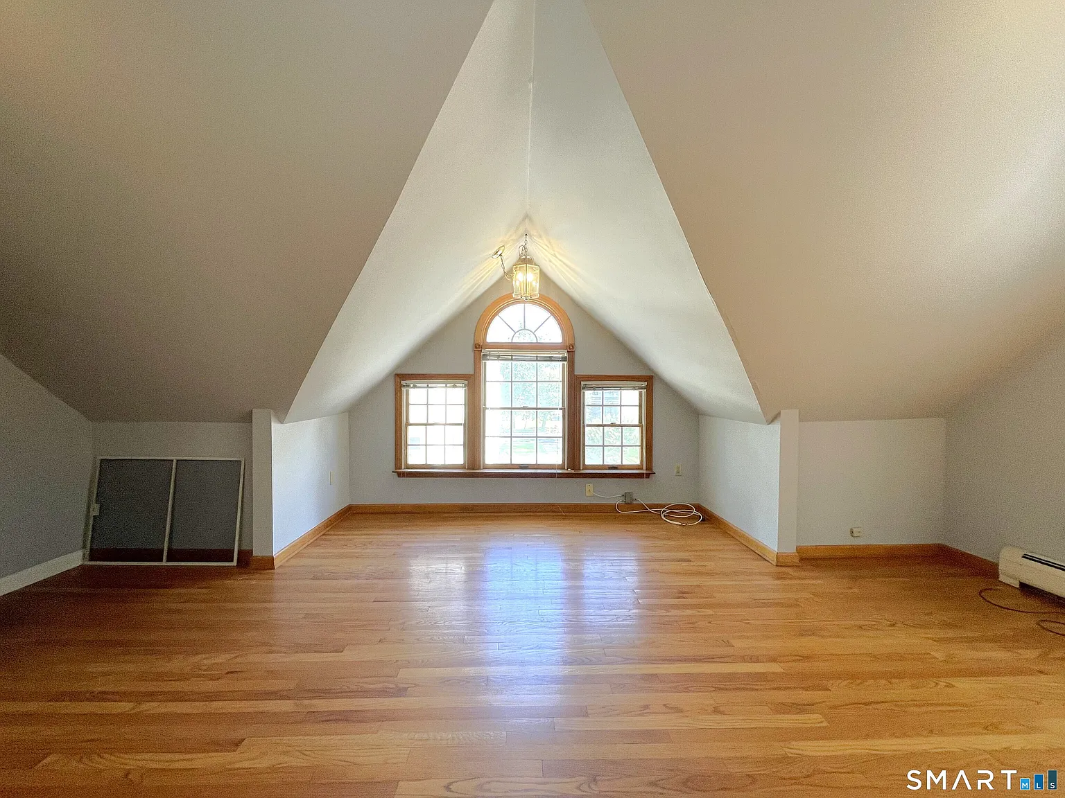 2 bed, 1.0 bath, 1242 sqft, $2,150 — Photo 2