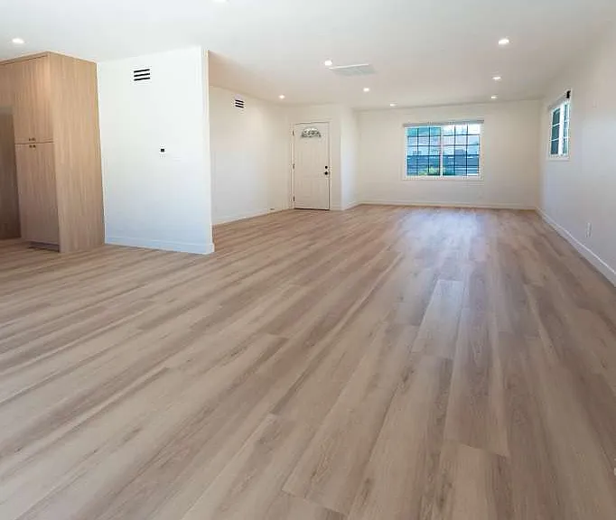 23001 Vanowen St — Photo 3