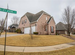 1201 NE Bluff Spring Ave, Bentonville, AR 72712