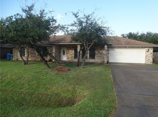 799 Redwood Ave, Rockport, TX 78382
