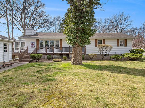 601 E Concord St, Pentwater, MI 49449